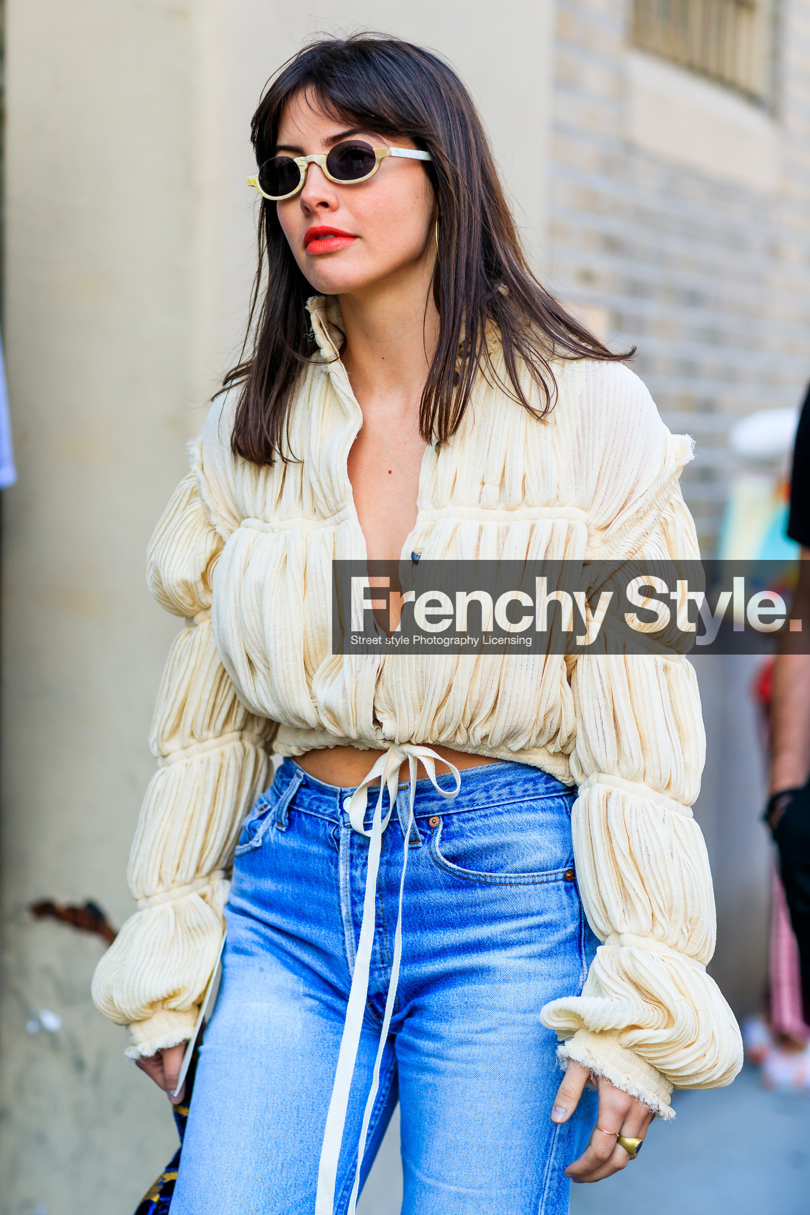 atmosphere details, beige shirt, blue denim, denim pants, detail, fashion week, frenchystyle, FW, jeans, jonathan paciullo, NEW YORK, NYFW, pleats, SPRING SUMMER 2018, SS 18, street style, sunglasses, trousers, vertical