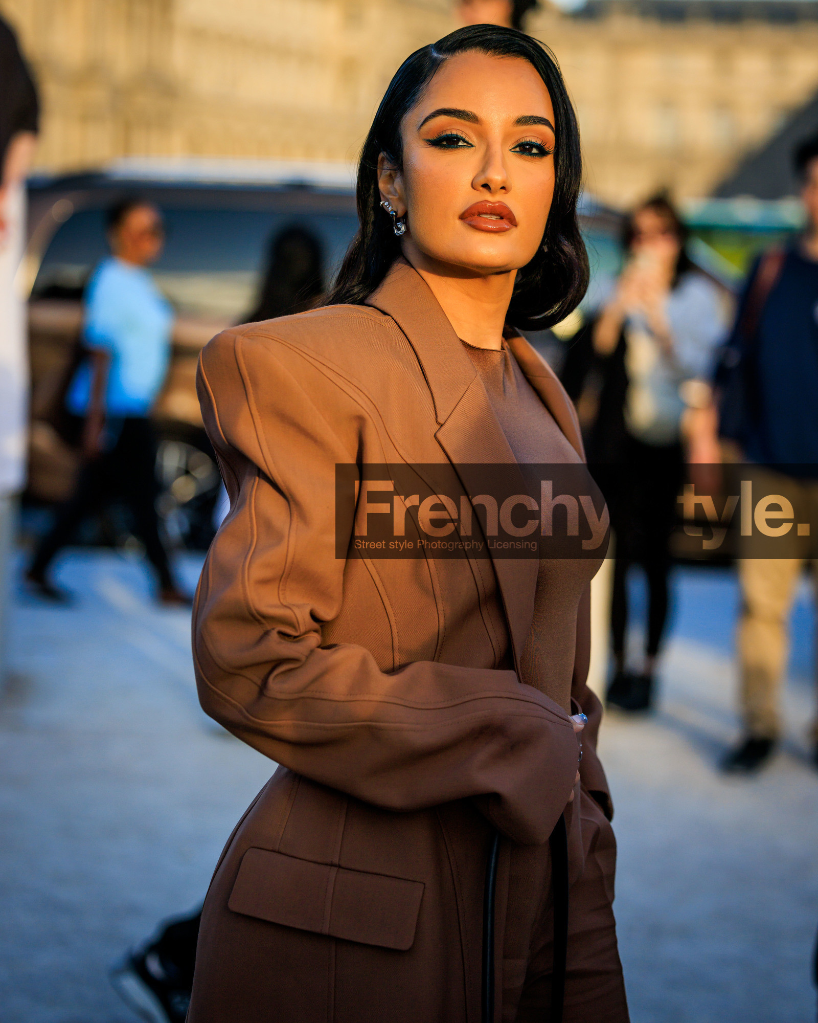 PARIS, PFW, fashion week, frenchystyle, FW, jonathan paciullo, street style, SPRING SUMMER 2024, SS 24, vertical, atmosphere details, detail