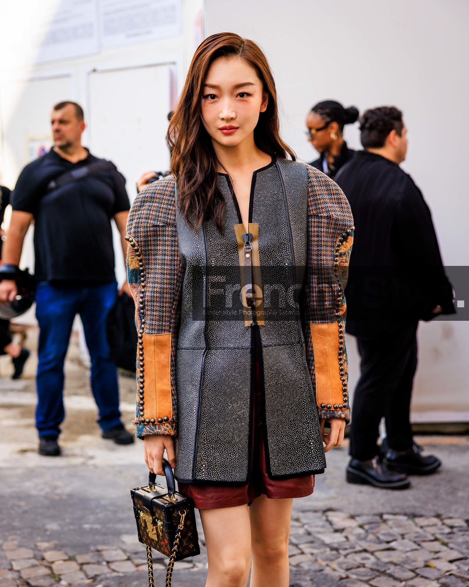 PARIS, PFW, fashion week, frenchystyle, FW, jonathan paciullo, street style, SPRING SUMMER 2024, SS 24, vertical, atmosphere details, detail