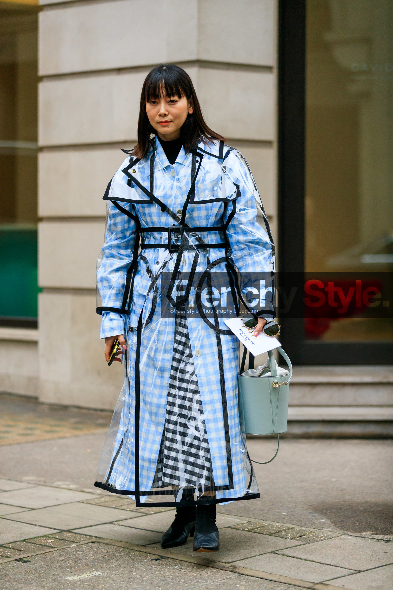 black shoes, blue bag, blue dress, checked, gingham, graphic dress, leather bag, leather shoes, plaid, printed dress, transparent coat, trench coat, street style, jonathan paciullo, FW, frenchystyle, fashion week, LFW, LONDON, AUTUMN WINTER 2019-2020, AW 19-20, FW 19-20, FALL WINTER 2019-2020, vertical, full length