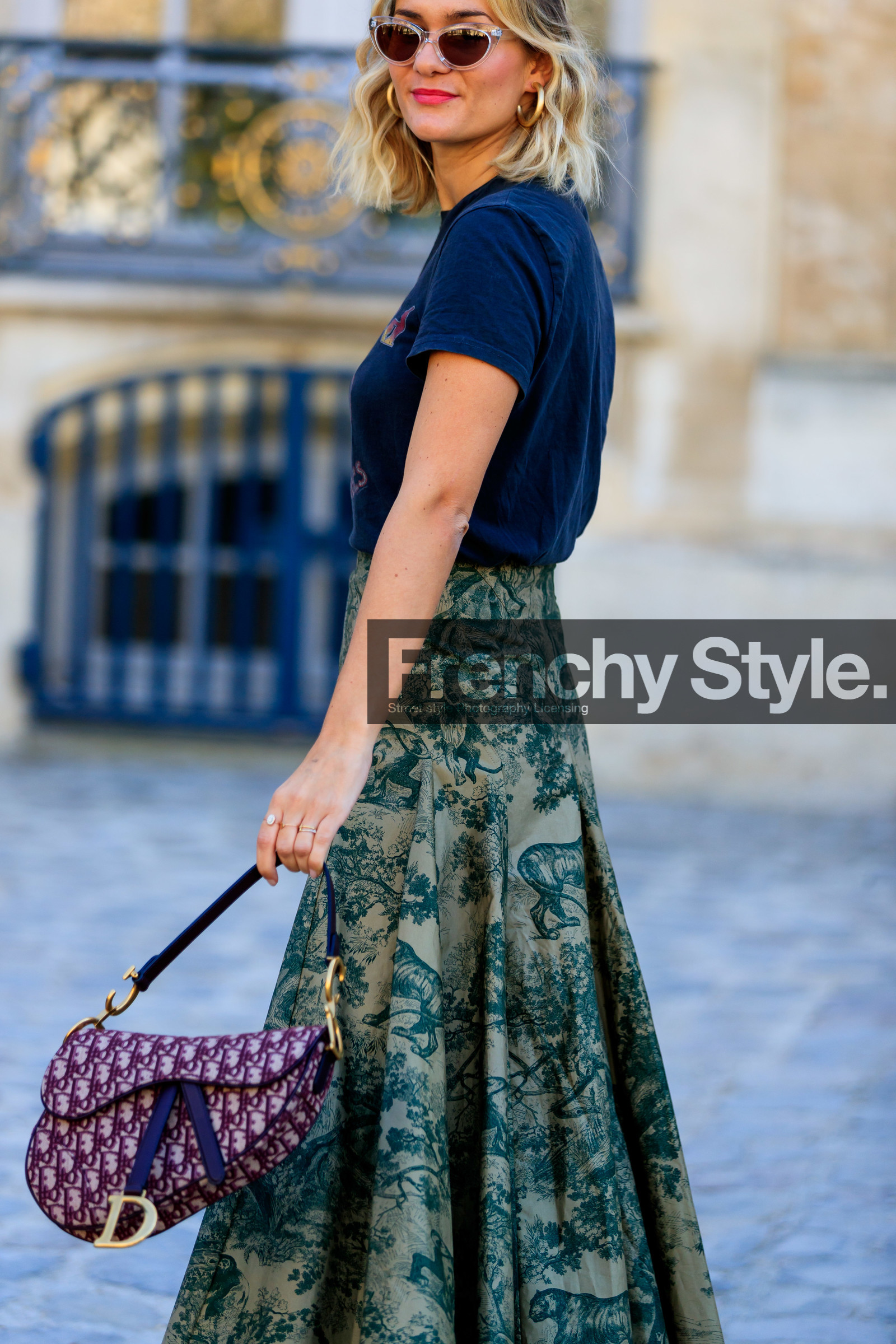 adenorah, black t shirt, christian dior, graphic bag, graphic skirt, green skirt, leather bag, monogram, printed bag, printed skirt, red bag, saddle bag, sunglasses, fashion week, frenchystyle, FW, jonathan paciullo, street style, PFW, PARIS, AUTUMN WINTER 2019-2020, AW 19-20, FALL WINTER 2019-2020, FW 19-20, vertical, atmosphere details, detail