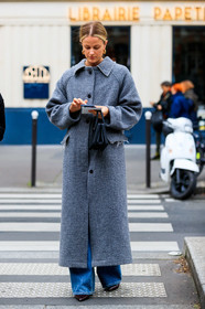 grey coat, used coat, golden earrings, stone earrings, hoop earrings, black leather bag, hand bag, box bag, long coat, blue jeans, flare jeans, denim, fashion week, frenchystyle, FW, jonathan paciullo, street style, PFW, PARIS, vertical, full length