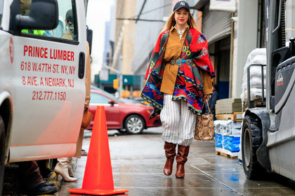 chloe king, white pants, striped pants, brown leather boots, animal skin bag, beige leather bag, bucket bag, hand bag, camel shirt, camel suede jacket, cowboy belt, blue leather belt, ethnic jacket, ethnic printed jacket, red cape, black cap, multicolor jacket, fashion week, frenchystyle, FW, jonathan paciullo, street style, NYFW, NEW YORK, AUTUMN WINTER 2020-2021, FALL WINTER 2020-2021, FW 20-21, horizontal, atmosphere details, full length