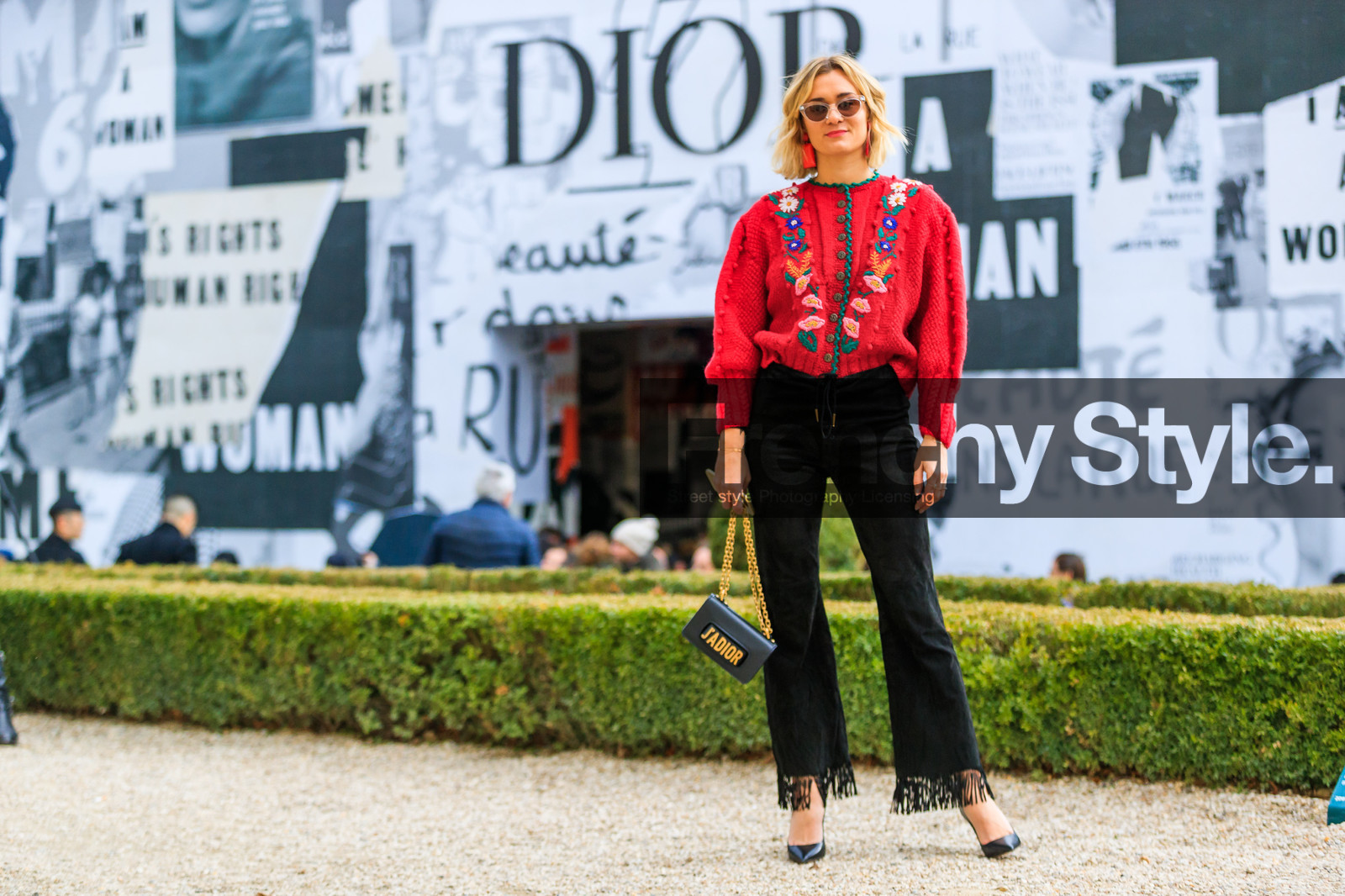 black bag, black pants, black shoes, christian dior, earrings, embroidered sweater, floral, flowers, fringes, high heels, leather bag, leather pants, leather shoes, red knit, red sweater, sunglasses, trousers, fashion week, frenchystyle, FW, jonathan paciullo, street style, PFW, PARIS, AUTUMN WINTER 2018-2019, FALL WINTER 2018-2019, FW 18-19, horizontal, atmosphere details, full length