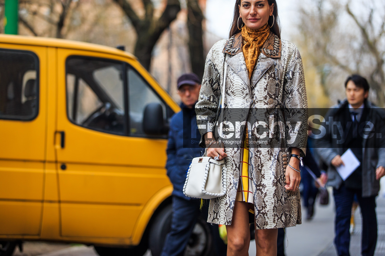 animal print, atmosphere details, AUTUMN WINTER 2016-2017, AW 16-17, brown coat, chanel, detail, FALL WINTER 2016-2017, fashion week, fendi, frenchystyle, FW, FW 16-17, giovanna battaglia, horizontal, jonathan paciullo, leather bag, leather coat, LFW, LONDON, MENSWEAR, snake print, street style, white bag, yellow scarf