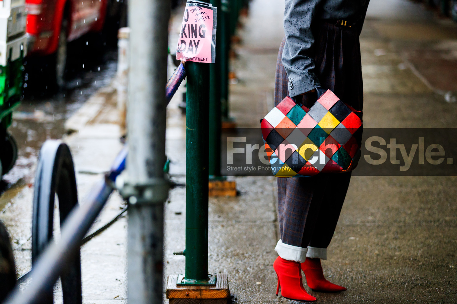 blazer, checked bag, graphic bag, grey jacket, grey pants, high heels, high waist, leather bag, leather shoes, loewe, multicolor bag, printed bag, red shoes, trousers, street style, jonathan paciullo, FW, frenchystyle, fashion week, NYFW, NEW YORK, AUTUMN WINTER 2018-2019, AW 18-19, FALL WINTER 2018-2019, FW 18-19, atmosphere details, horizontal, detail, irina lakicevic
