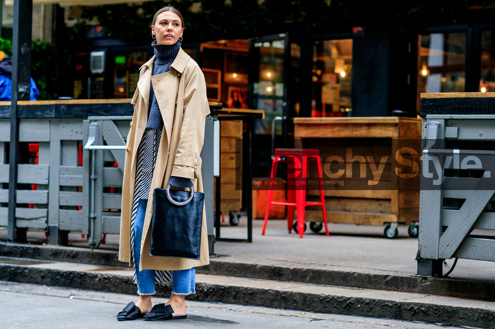 atmosphere details, AUTUMN WINTER 2017-2018, AW 17-18, beige coat, black bag, black mules, black shoes, blue denim, denim pants, FALL WINTER 2017-2018, fashion week, felicity kay, frenchystyle, full length, FW, FW 17-18, geometric, graphic shirt, grey sweater, horizontal, jeans, jonathan paciullo, leather bag, LFW, LONDON, printed shirt, street style, striped shirt, trench coat, trousers