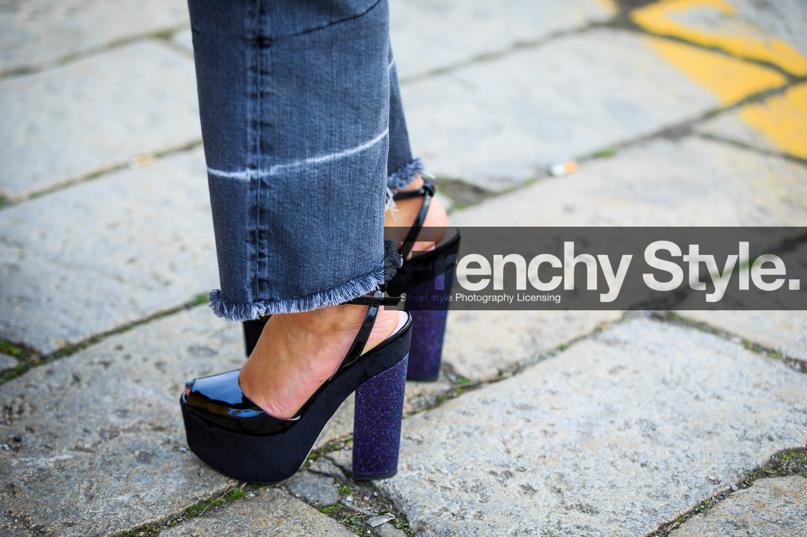 atmosphere details, AUTUMN WINTER 2016-2017, AW 16-17, black sandals, black shoes, denim pants, detail, FALL WINTER 2016-2017, fashion week, frenchystyle, FW, FW 16-17, grey denim, grey pants, high heels, horizontal, jeans, jonathan paciullo, leather shoes, LFW, LONDON, MENSWEAR, ripped pants, shiny heels, street style, trousers, varnished leather shoes