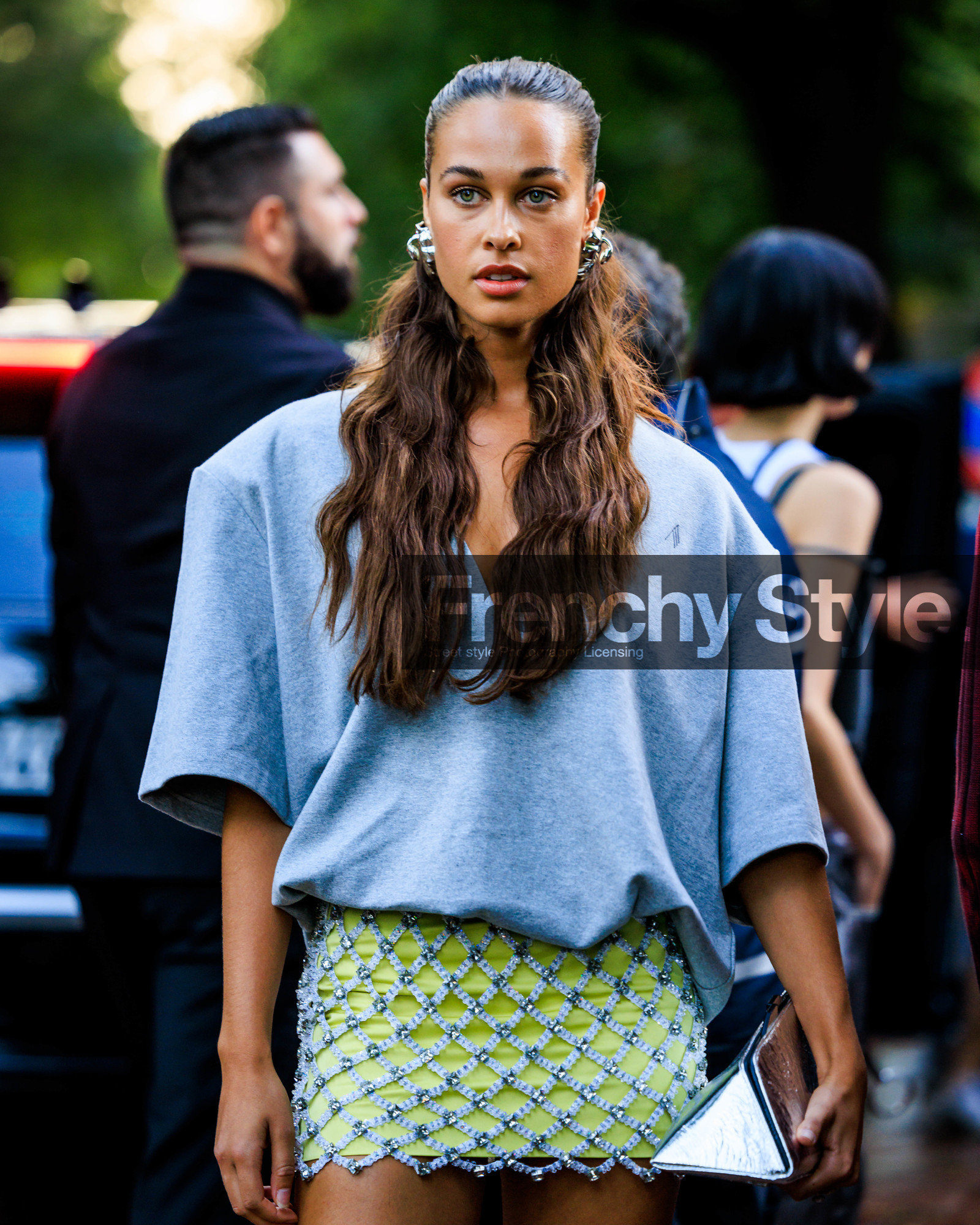MILAN, MFW, frenchystyle, fashion week, FW, jonathan paciullo, street style, SPRING SUMMER 2024, SS 24, vertical, atmosphere details, detail