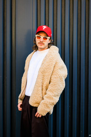 red sunglasses, white sunglasses, furry jacket, white tshirt, red cap, black pants, close up, fashion week, frenchystyle, FW, jonathan paciullo, street style, MFW, MILAN, FALL WINTER 2022_2023, AUTUMN WINTER 2022-2023, FW 22-23, vertical, atmosphere details