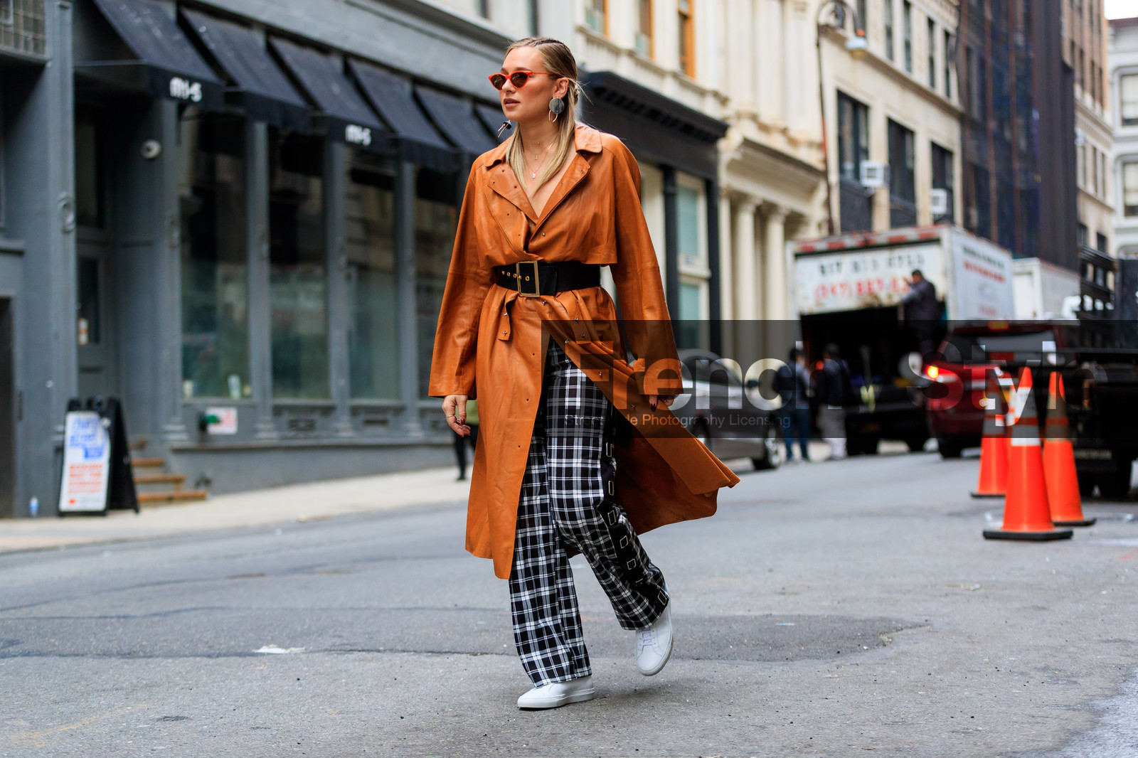 black and white, black belt, camel coat, checked, earrings, graphic pants, leather coat, leather shoes, plaid, printed pants, sunglasses, trousers, white shoes, white sneakers, street style, jonathan paciullo, FW, frenchystyle, fashion week, NYFW, NEW YORK, AUTUMN WINTER 2018-2019, AW 18-19, FALL WINTER 2018-2019, FW 18-19, atmosphere details, horizontal, full length, danielle bernstein