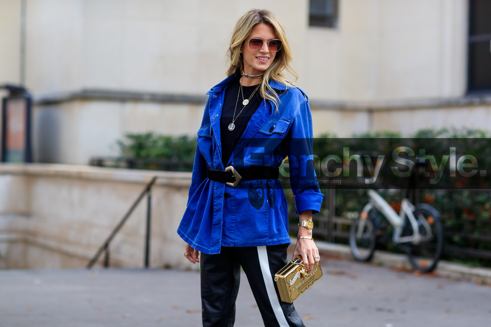 atmosphere details, black belt, black pants, blue jacket, detail, fashion week, frenchystyle, FW, gold bag, graphic bag, graphic pants, horizontal, jonathan paciullo, leather bag, leather pants, necklace, PARIS, PFW, printed bag, printed pants, SPRING SUMMER 2018, SS 18, street style, striped pants, sunglasses, trousers, helena bordon