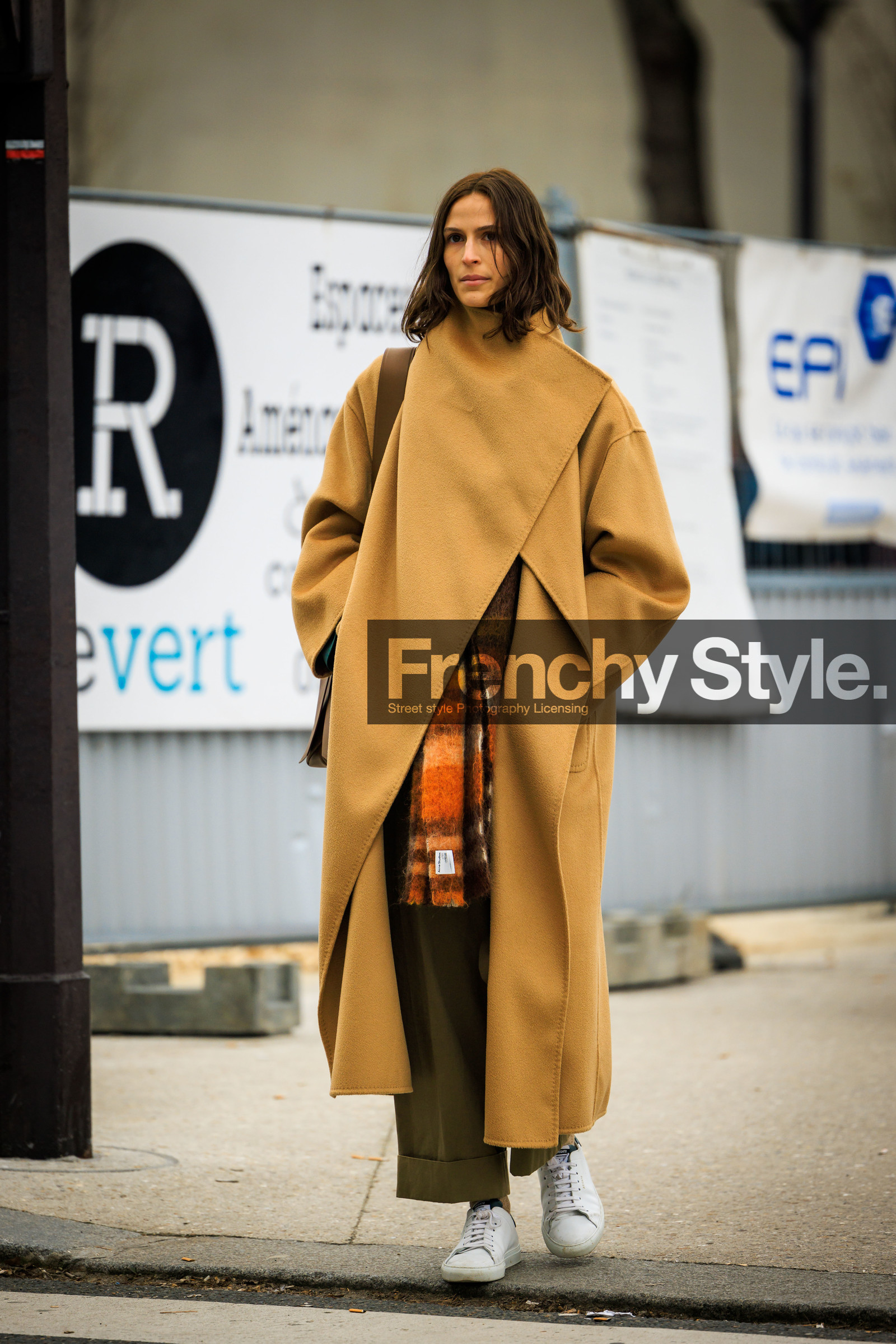 camel coat, plaid scarf, orange scarf, white sneakers, kaki pants, short hair, street style, jonathan paciullo, FW, frenchystyle, fashion week, AUTUMN WINTER 2022-2023, FALL WINTER 2022_2023, FW 22-23, PFW, PARIS, full length, vertical