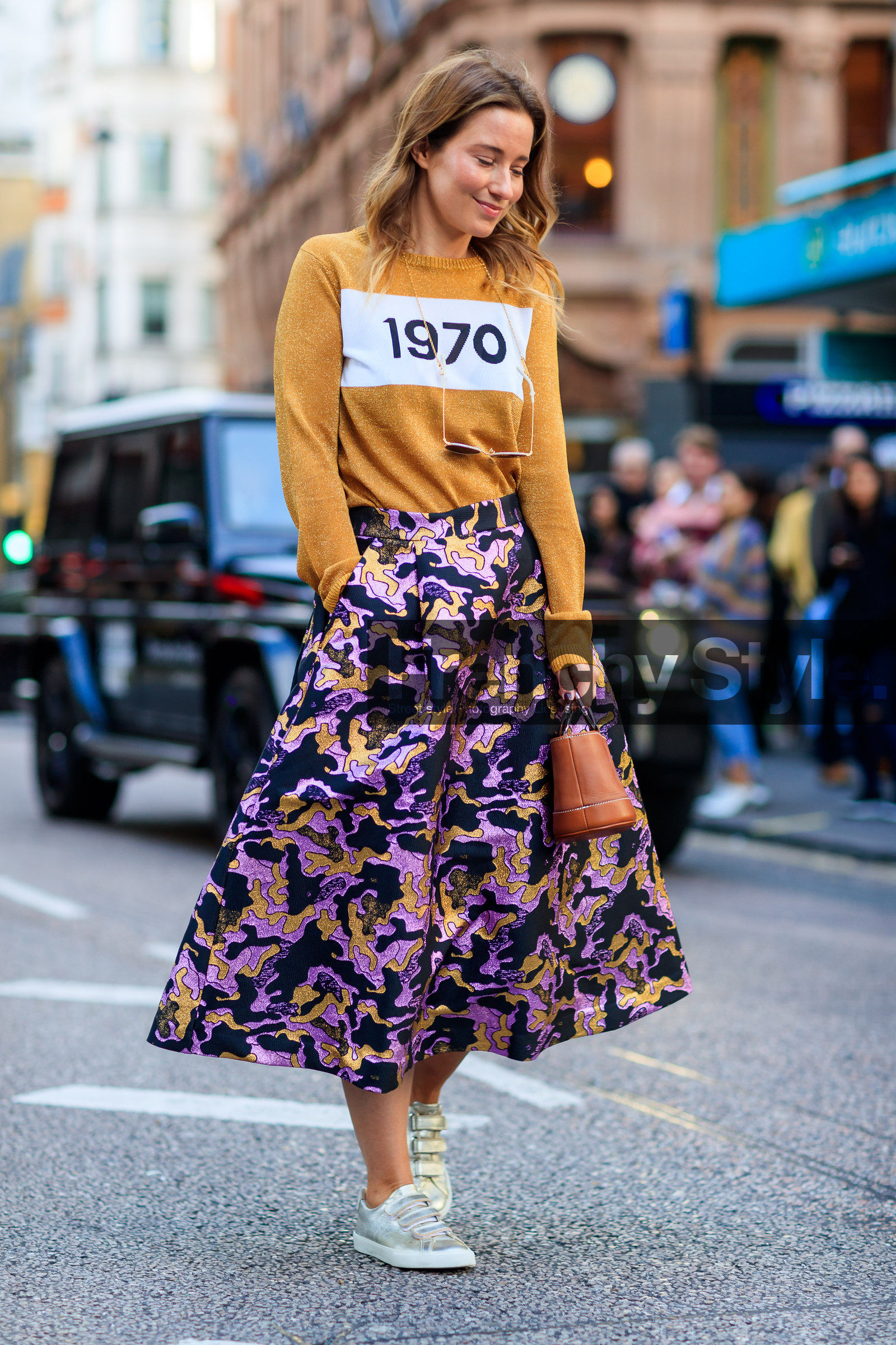 adidas, brown bag, camel sweater, fashion week, frenchystyle, full length, FW, golden sneakers, graphic bag, graphic skirt, jonathan paciullo, leather bag, leather shoes, LFW, LONDON, printed skirt, printed sweater, purple skirt, SPRING SUMMER 2018, SS 18, street style, vertical