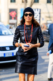 AUTUMN WINTER 2017-2018, AW 17-18, black beanie, black dress, detail, FALL WINTER 2017-2018, fashion week, frenchystyle, FW, FW 17-18, jonathan paciullo, leather dress, MFW, MILAN, necklace, pearls, ray ban, street style, sunglasses, vertical