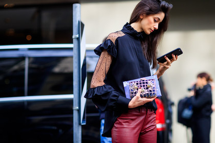 atmosphere details, AUTUMN WINTER 2017-2018, AW 17-18, black shirt, detail, FALL WINTER 2017-2018, fashion week, frenchystyle, FW, FW 17-18, graphic bag, horizontal, iphone, jonathan paciullo, leather bag, leather pants, MFW, MILAN, red pants, silk blouse, street style, trousers