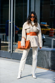 camel leather bag, camel leather belt, white shirt, white pullover, white jeans, white leather boots, belted shirt, belted jacket, big belt, longchamp bag, used jeans, cropped jeans, high heels boots, fashion week, frenchystyle, FW, jonathan paciullo, street style, FALL WINTER 2020-2021, AUTUMN WINTER 2020-2021, FW 20-21, vertical, full length, NYFW, NEW YORK