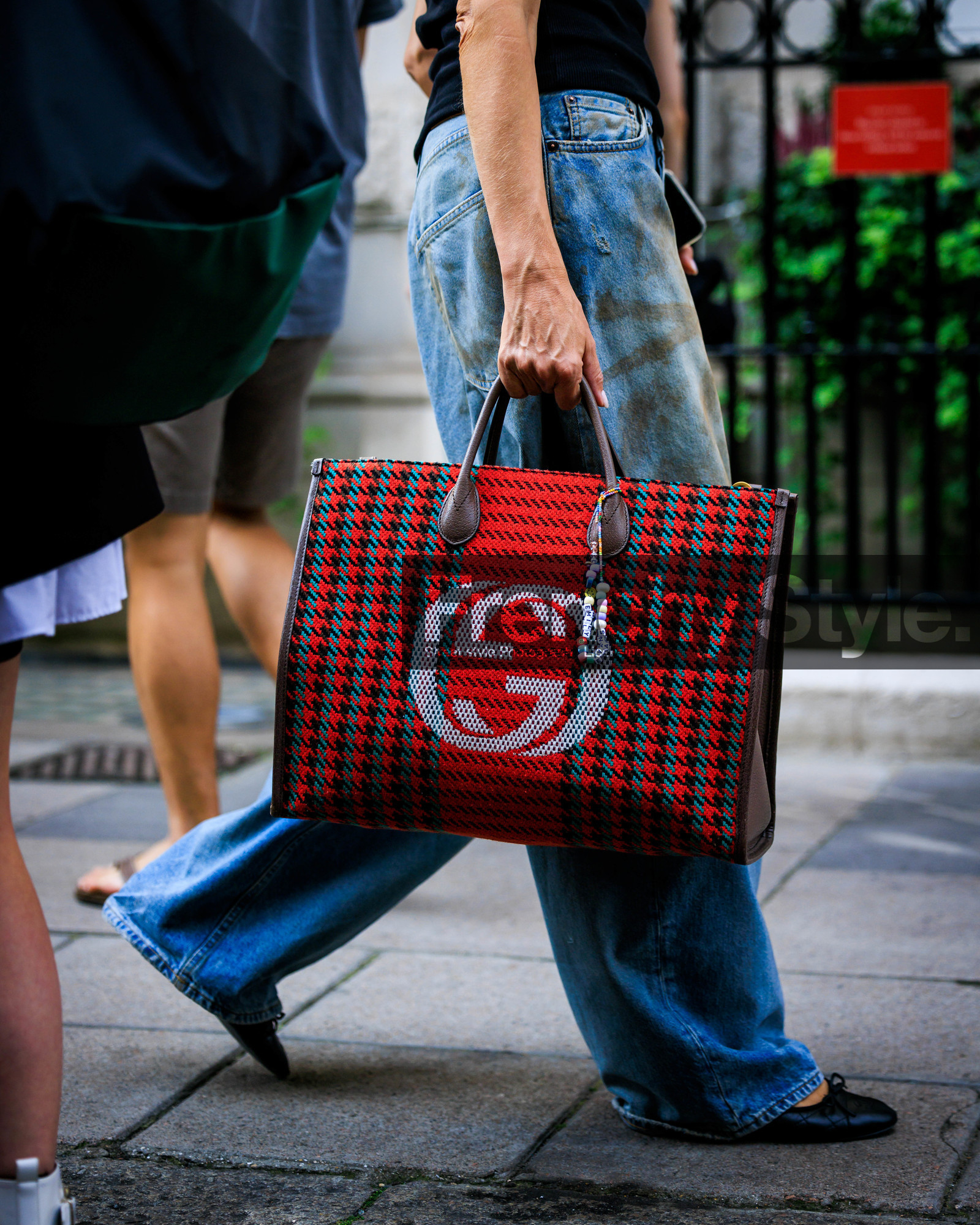 fashion week, frenchystyle, FW, jonathan paciullo, street style, LFW, LONDON, atmosphere details, detail, SPRING SUMMER 2024, SS 24