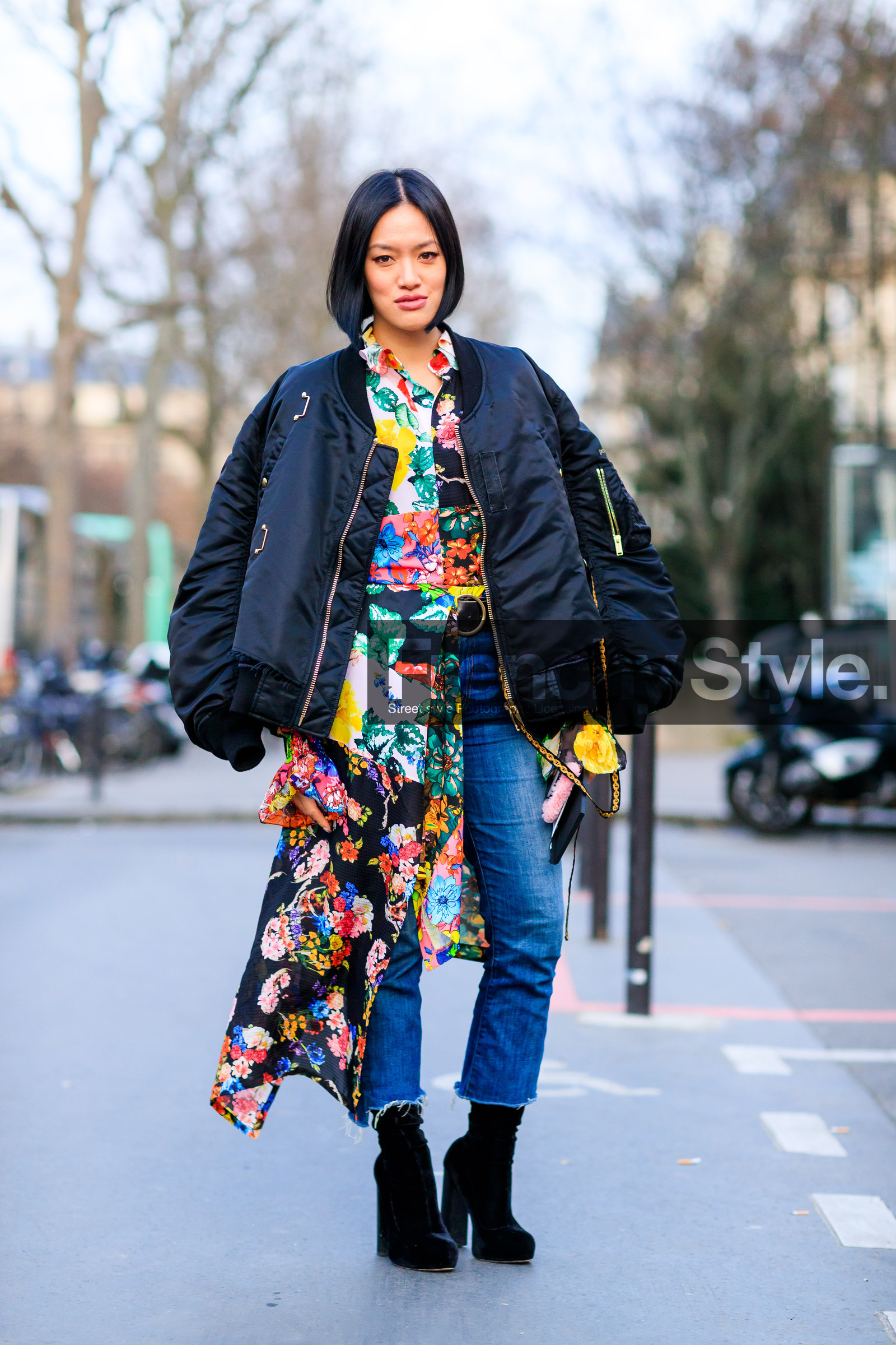 AUTUMN WINTER 2017-2018, AW 17-18, black boots, black jacket, black shoes, blue denim, bomber jacket, denim pants, FALL WINTER 2017-2018, fashion week, floral, flowers, frenchystyle, full length, FW, FW 17-18, high heels, jeans, jonathan paciullo, leather shoes, multicolor shirt, PARIS, PFW, printed shirt, street style, Tiffany Hsu, trousers, vertical