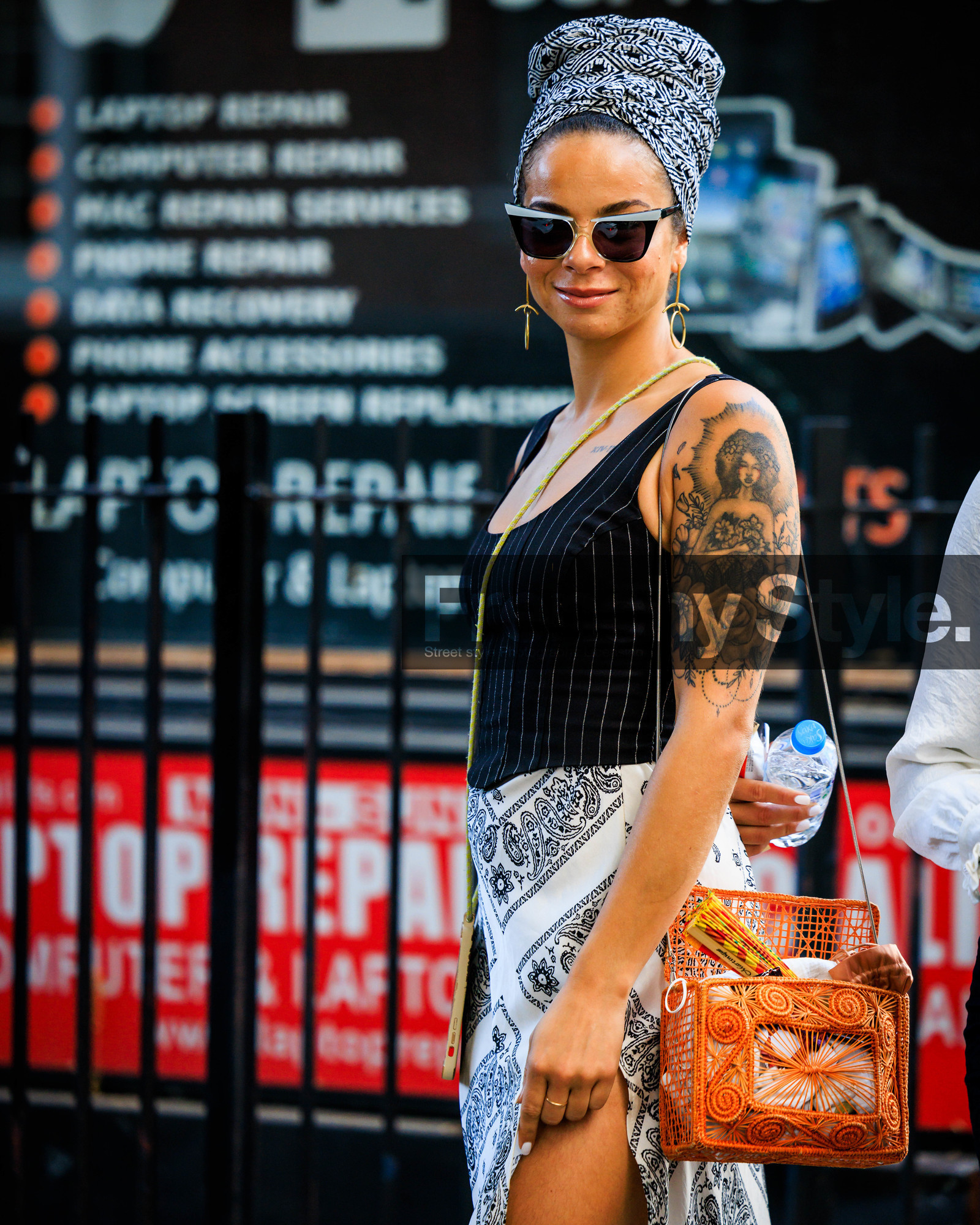 fashion week, frenchystyle, FW, jonathan paciullo, street style, LFW, LONDON, atmosphere details, detail, SPRING SUMMER 2024, SS 24