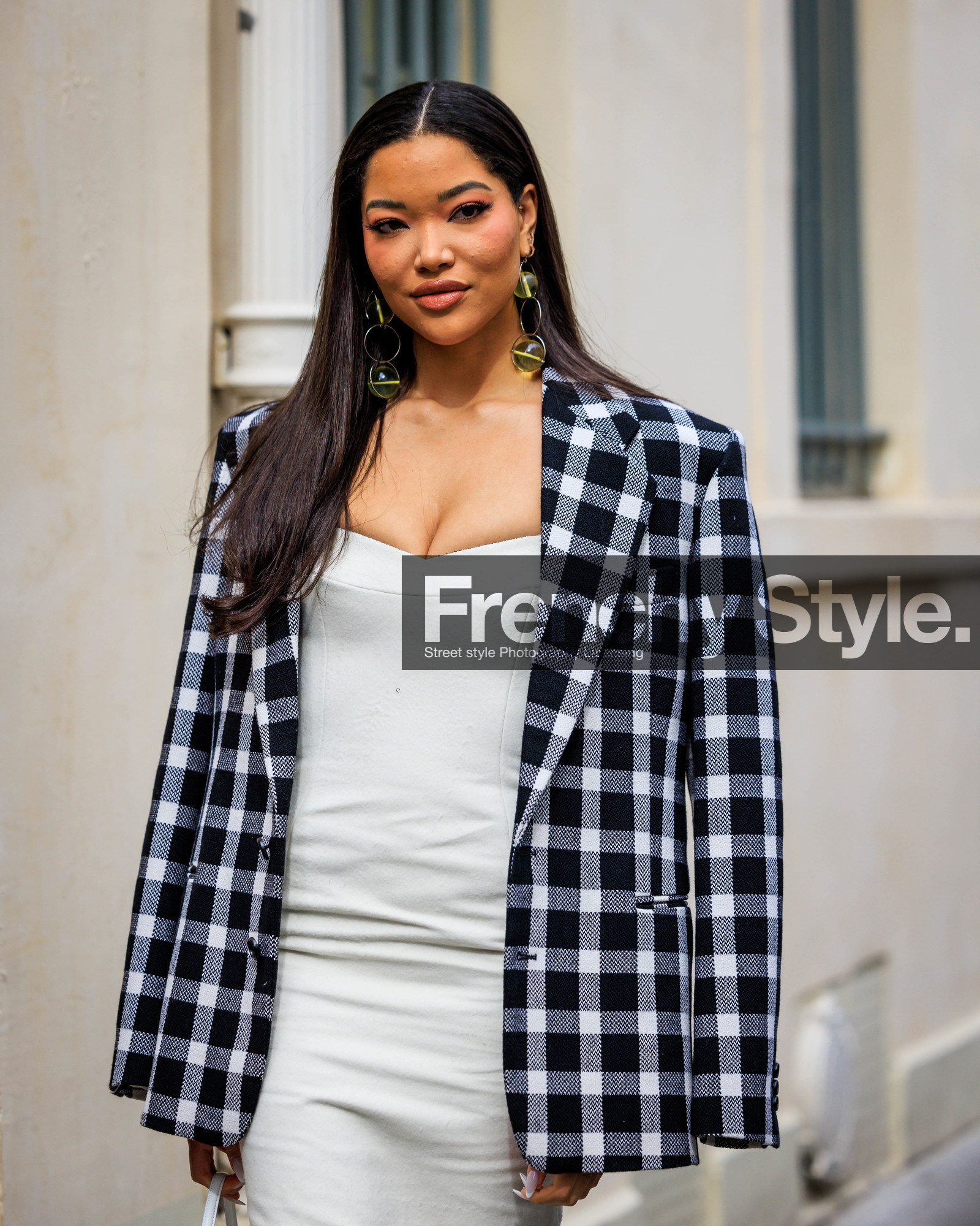 fashion week, frenchystyle, FW, jonathan paciullo, street style, PARIS, PFW, SPRING SUMMER 2024, SS 24, vertical, atmosphere details, detail