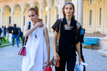 atmosphere details, black overall, black pants, black shirt, detail, fashion week, frenchystyle, FW, horizontal, jonathan paciullo, leather bag, MFW, MILAN, model, pink bag, prada, SPRING SUMMER 2018, SS 18, street style, trousers, wet hair, white dress