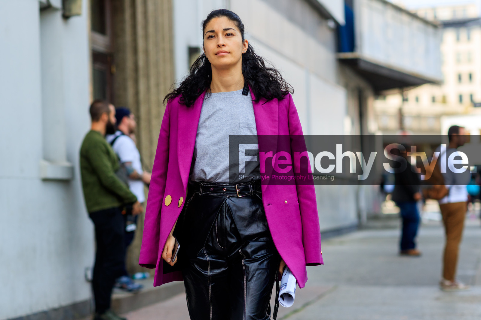 atmosphere details, black pants, blazer, caroline issa, detail, fashion week, frenchystyle, FW, grey t shirt, horizontal, jonathan paciullo, leather pants, NEW YORK, NYFW, over the shoulder, purple jacket, SPRING SUMMER 2018, SS 18, street style, trousers