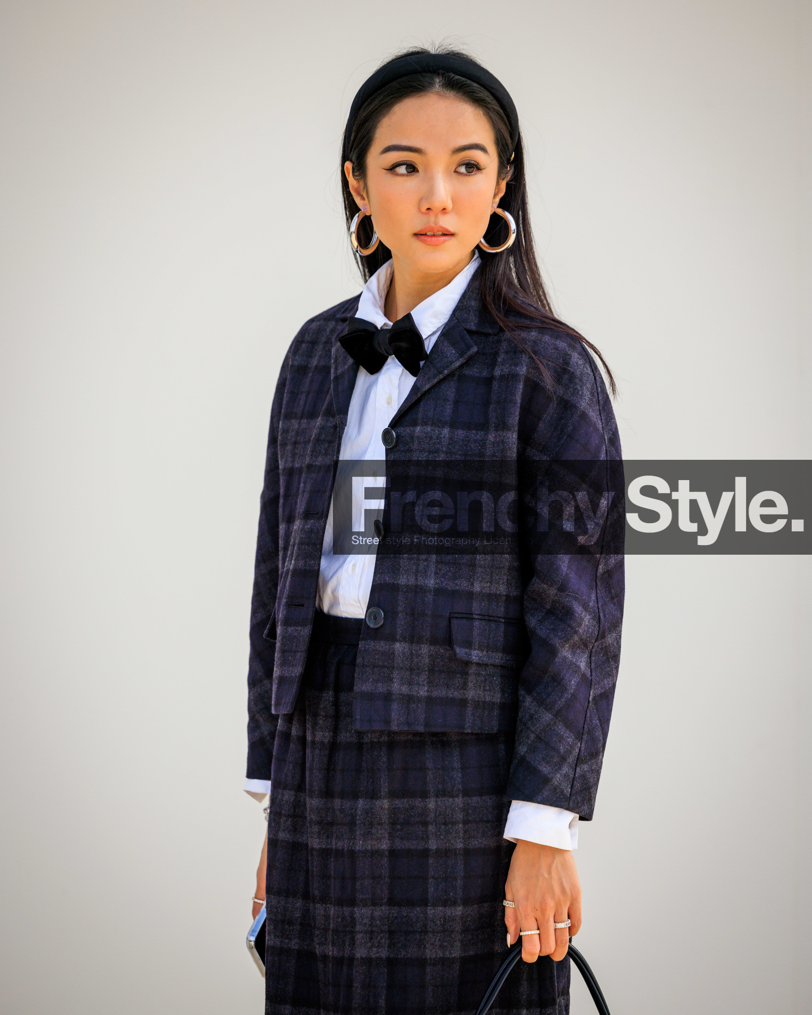 fashion week, frenchystyle, FW, jonathan paciullo, street style, PFW, PARIS, SPRING SUMMER 2024, SS 24, vertical, atmosphere details, detail