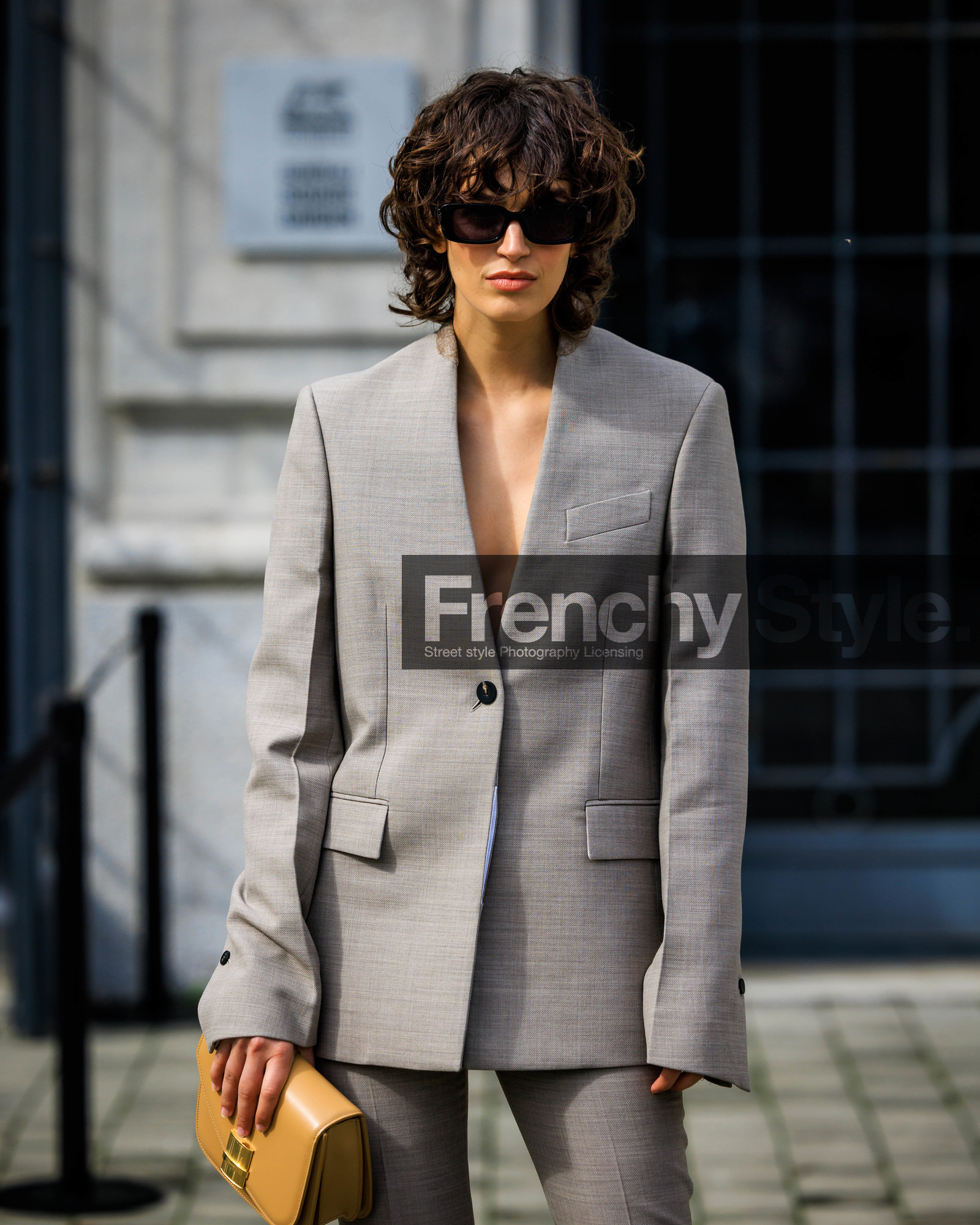 MILAN, MFW, frenchystyle, fashion week, FW, jonathan paciullo, street style, SPRING SUMMER 2024, SS 24, vertical, atmosphere details, detail