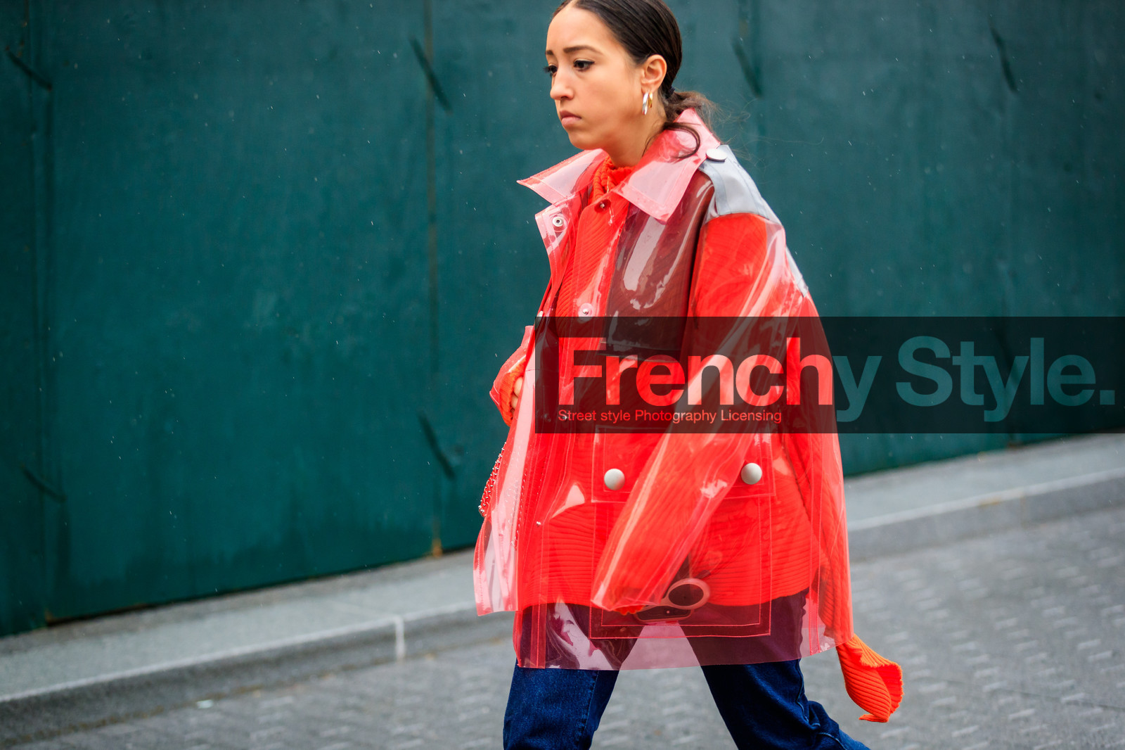 blue denim, denim pants, jeans, rain coat, red jacket, trousers, street style, jonathan paciullo, FW, frenchystyle, fashion week, NYFW, NEW YORK, AUTUMN WINTER 2018-2019, AW 18-19, FALL WINTER 2018-2019, FW 18-19, atmosphere details, horizontal, detail