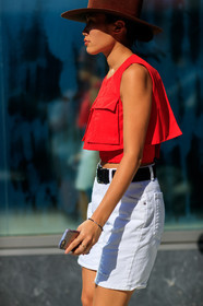 atmosphere details, black belt, brown hat, denim shorts, detail, fashion week, frenchystyle, FW, iphone, jonathan paciullo, leather belt, NEW YORK, NYFW, red top, SPRING SUMMER 2018, SS 18, street style, vertical, white denim