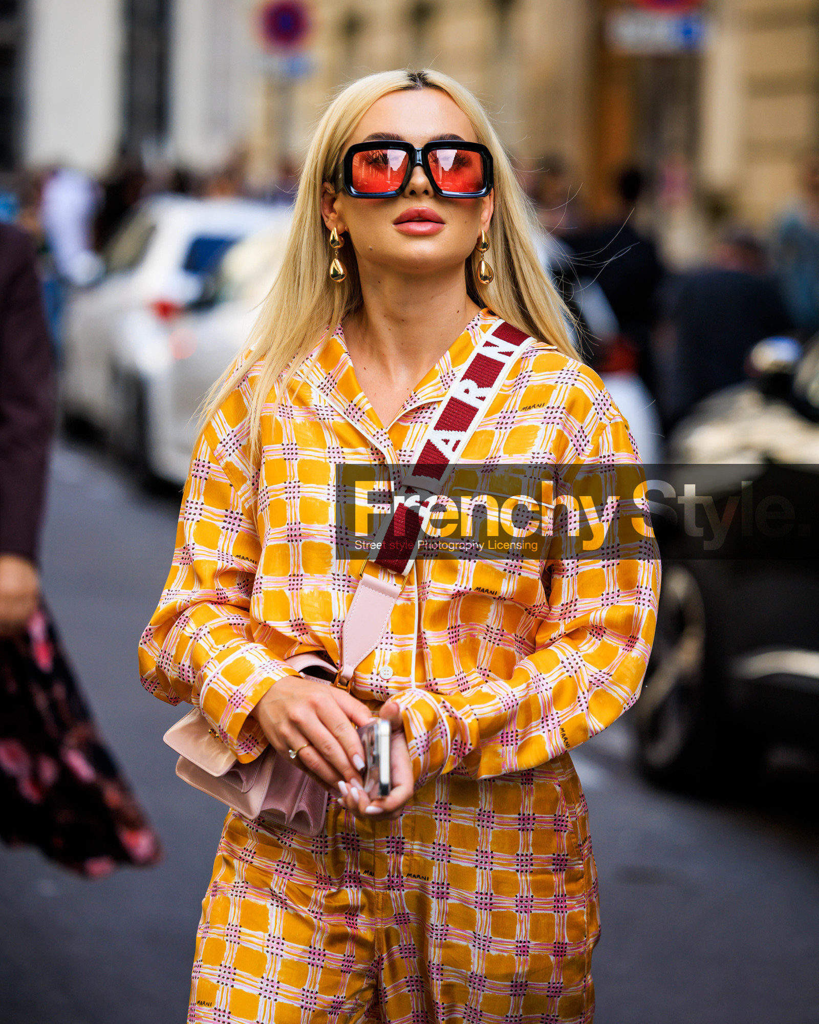 fashion week, frenchystyle, FW, jonathan paciullo, street style, PARIS, PFW, SPRING SUMMER 2024, SS 24, vertical, atmosphere details, detail