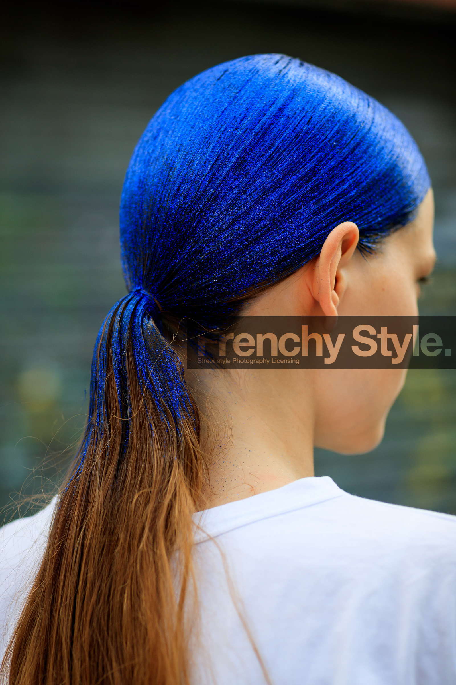 blue hair, dyed hair, ponytail, PFW, fashion week, frenchystyle, FW, jonathan paciullo, street style, PARIS, vertical, detail, atmosphere details, model, AUTUMN WINTER 2018-2019, FALL WINTER 2018-2019, FW 18-19