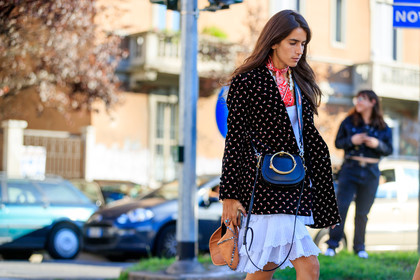 atmosphere details, beige cap, black bag, black jacket, blazer, chiara totire, chloé, detail, fashion week, frenchystyle, FW, graphic jacket, horizontal, jonathan paciullo, leather bag, MFW, MILAN, printed jacket, red scarf, SPRING SUMMER 2018, SS 18, street style, white dress