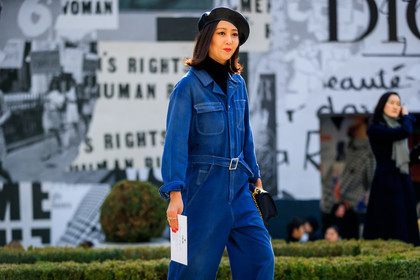beret, black hat, black turtleneck, blue denim, blue jumpsuit, denim jumpsuit, denim pants, jeans, trousers, fashion week, frenchystyle, FW, jonathan paciullo, street style, PFW, PARIS, AUTUMN WINTER 2018-2019, FALL WINTER 2018-2019, FW 18-19, horizontal, atmosphere details