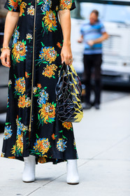 atmosphere details, black bag, black dress, detail, fashion week, frenchystyle, FW, geometric, graphic bag, high heels, jonathan paciullo, kate foley, leather bag, leather shoes, NEW YORK, NYFW, printed dress, SPRING SUMMER 2018, SS 18, street style, vertical, white boots