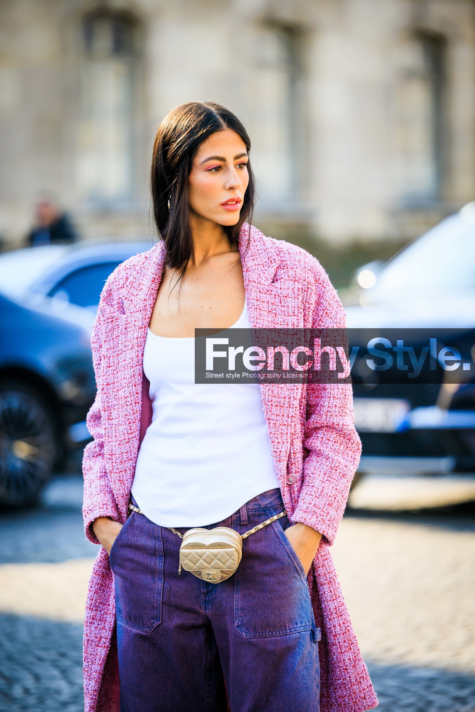 tweed coat, pink coat, white tanktop, purple trousers, baggy pants, denim pants, belt bag, chanel, chanel belt bag, golden bag, mini bag, chanel, metallic sandals, gilda ambrosio, FW 22-23, FALL WINTER 2022_2023, AUTUMN WINTER 2022-2023, fashion week, frenchystyle, FW, jonathan paciullo, street style, PFW, PARIS, vertical, detail