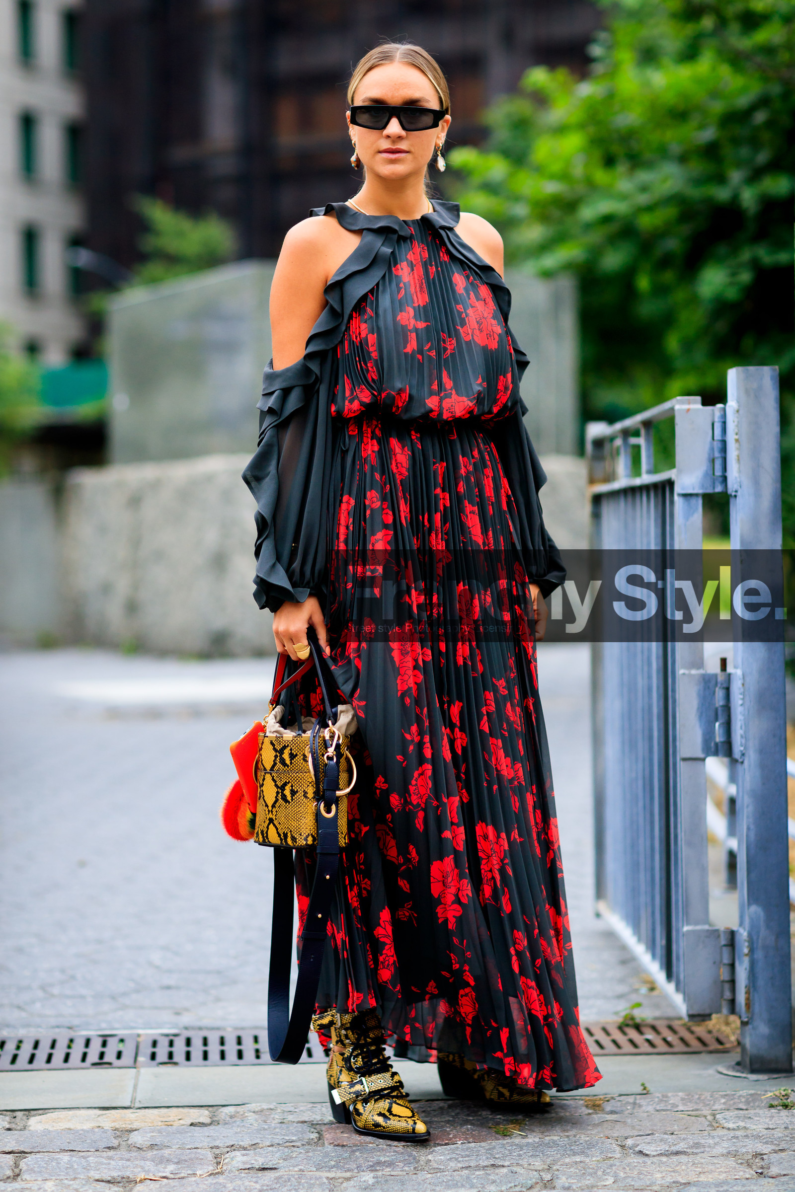 animal print, black dress, chloé, cold shoulders, floral, flowers, graphic bag, graphic dress, high heels, leather bag, leather shoes, nina suess, pleated dress, printed bag, printed dress, snake print, sunglasses, yellow bag, yellow boots, fashion week, frenchystyle, FW, jonathan paciullo, street style, NYFW, NEW YORK, SPRING SUMMER 2019, SS 19, vertical, full length