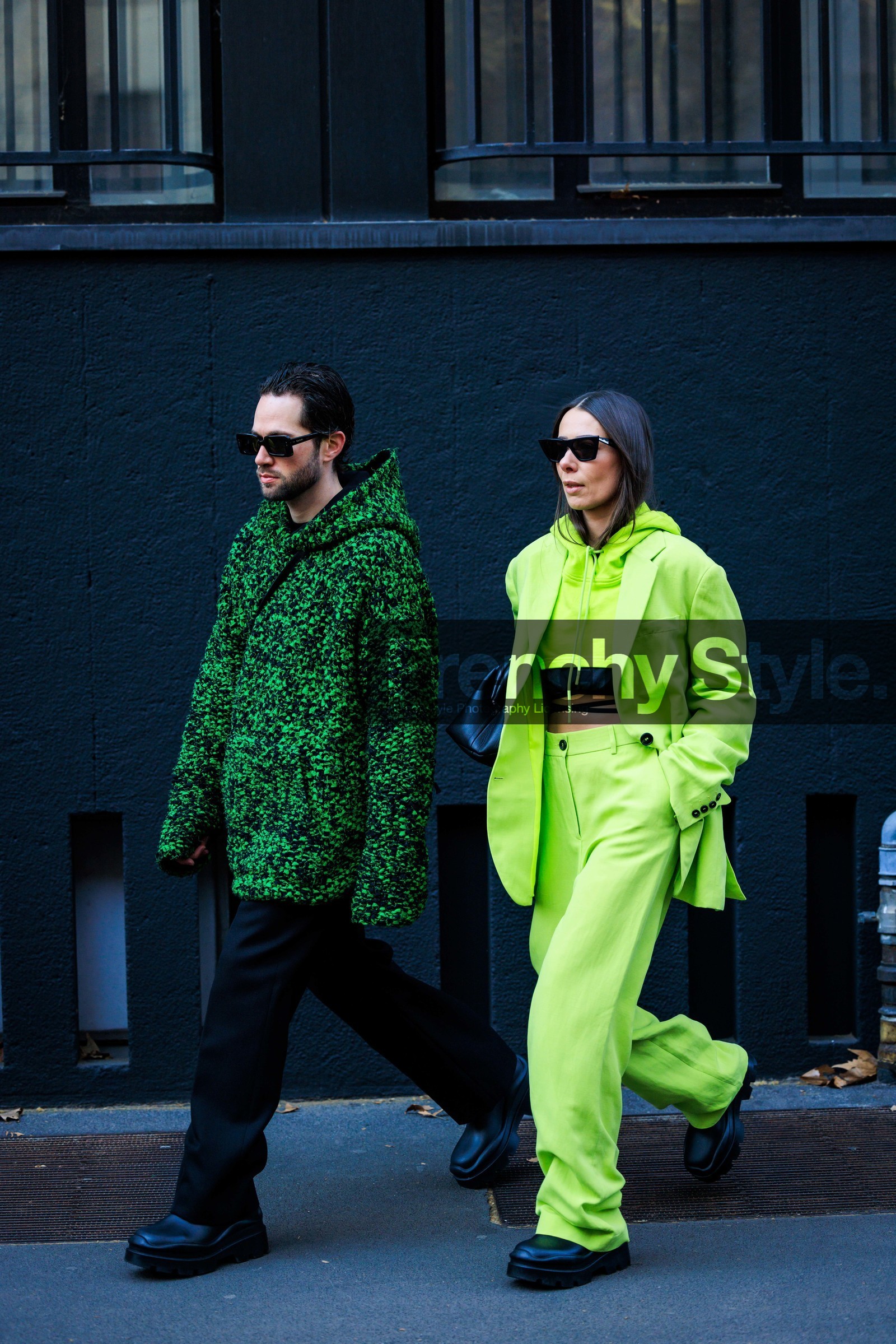 printed hoodie, black pants, black boots, leather boots, cropped hoodie, fluo green hoodie, crossed laces top, animal print fluo look, black sunglasses, fluo green pants, alice barbier, JS roques, alice & j.s, fashion week, frenchystyle, FW, jonathan paciullo, street style, vertical, full length