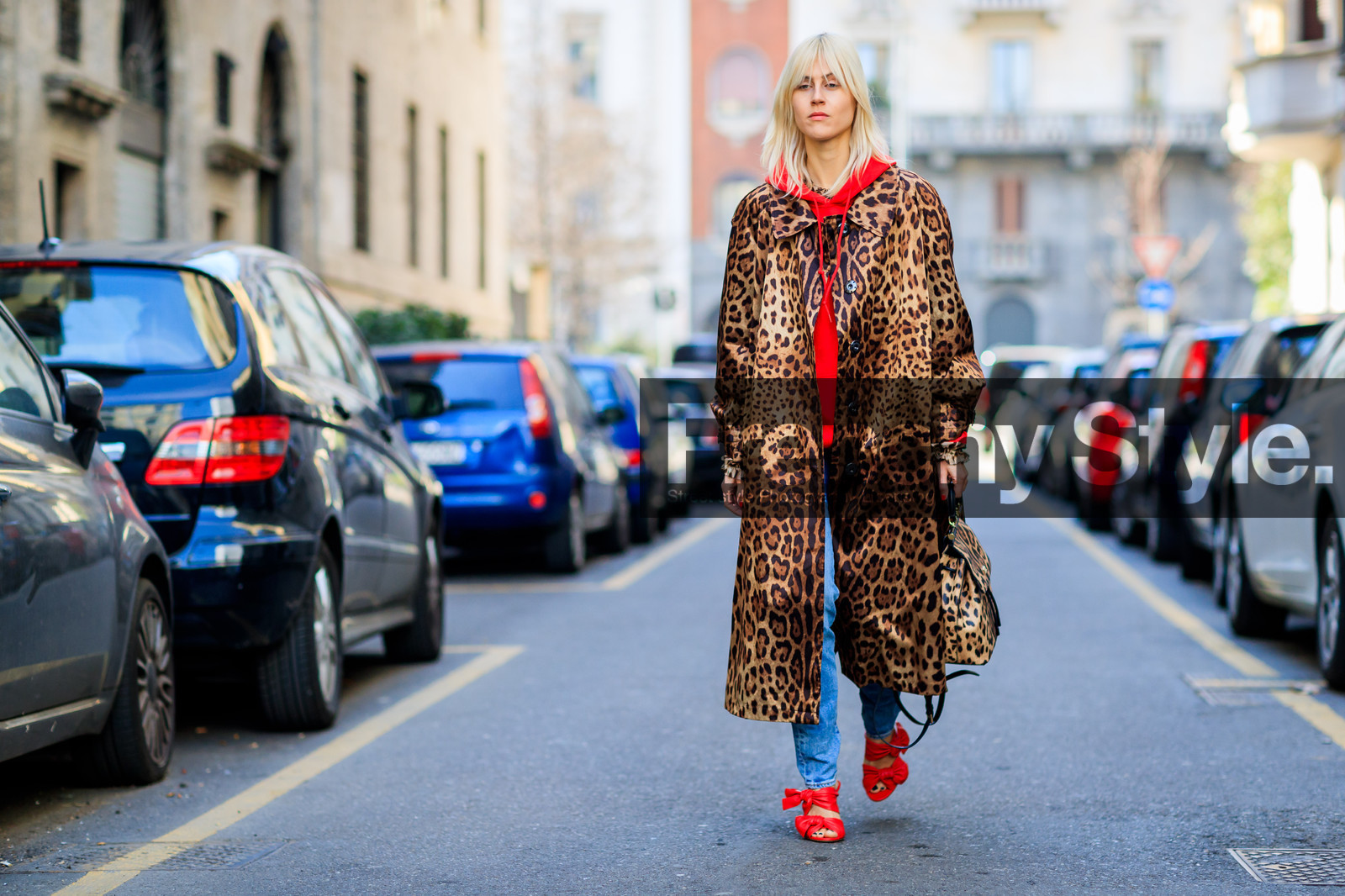 animal print, atmosphere details, AUTUMN WINTER 2017-2018, AW 17-18, blue denim, brown bag, denim pants, FALL WINTER 2017-2018, fashion week, frenchystyle, full length, FW, FW 17-18, graphic coat, graphic jacket, hoodie, horizontal, jeans, jonathan paciullo, leather backpack, leather bag, leather shoes, leopard print, linda tol, MFW, MILAN, printed bag, printed coat, printed jacket, red shoes, red sweater, street style, trousers