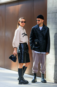 alice & j.s, alice barbier, longchamps bag, beige leather jacket, zipped jacket, animal print jacket, black leather boots, black leather bermuda shorts, black leather jacket, balloon sleeves, flat boots, chelsea boots, big sole boots, high boots, longchamps jacket, longchamps look, JS roques, alice & j.s, black leather bag, black leather jacket, black hat, woolen hat, small sunglasses, metalic frame sunglasses, light grey pants, jogging pants, black leather boots, chelsea boots, big sole boots, white t-shirt, crossbody bag, fashion week, frenchystyle, FW, jonathan paciullo, street style, AUTUMN WINTER 2020-2021, FALL WINTER 2020-2021, FW 20-21, vertical, full length, NYFW, NEW YORK