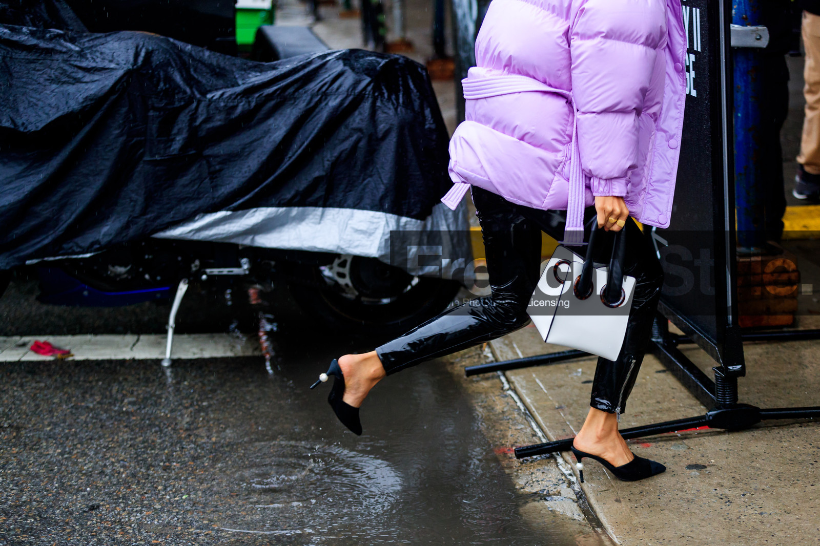 black and white bag, black mules, black pants, black shoes, chanel, down jacket, graphic bag, high heels, leather bag, leather pants, leather shoes, printed bag, purple jacket, trousers, vinyl, street style, jonathan paciullo, FW, frenchystyle, fashion week, NYFW, NEW YORK, AUTUMN WINTER 2018-2019, AW 18-19, FALL WINTER 2018-2019, FW 18-19, atmosphere details, horizontal, detail, vanessa hong