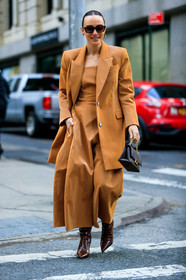 olivia perez, camel jacket, camel dress, long dress, brown leather bag, golden chain strap bag, hand bag, monogrammed bag, brown leather boots, animal skin boots, high boots, high heels boots, sharp end boots, fashion week, frenchystyle, FW, jonathan paciullo, street style, NYFW, NEW YORK, AUTUMN WINTER 2020-2021, FALL WINTER 2020-2021, FW 20-21, vertical, full length