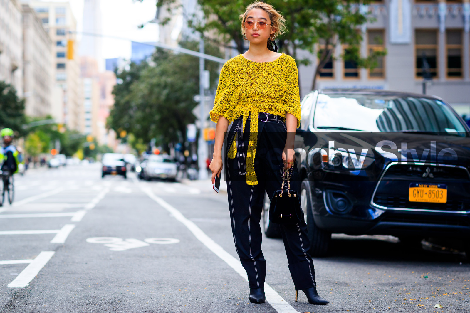 atmosphere details, black bag, black boots, black pants, earrings, fashion week, frenchystyle, full length, FW, high heels, horizontal, jonathan paciullo, leather bag, leather shoes, Margaret Zhang, NEW YORK, NYFW, SPRING SUMMER 2018, SS 18, street style, sunglasses, trousers, velvet, yellow sweater