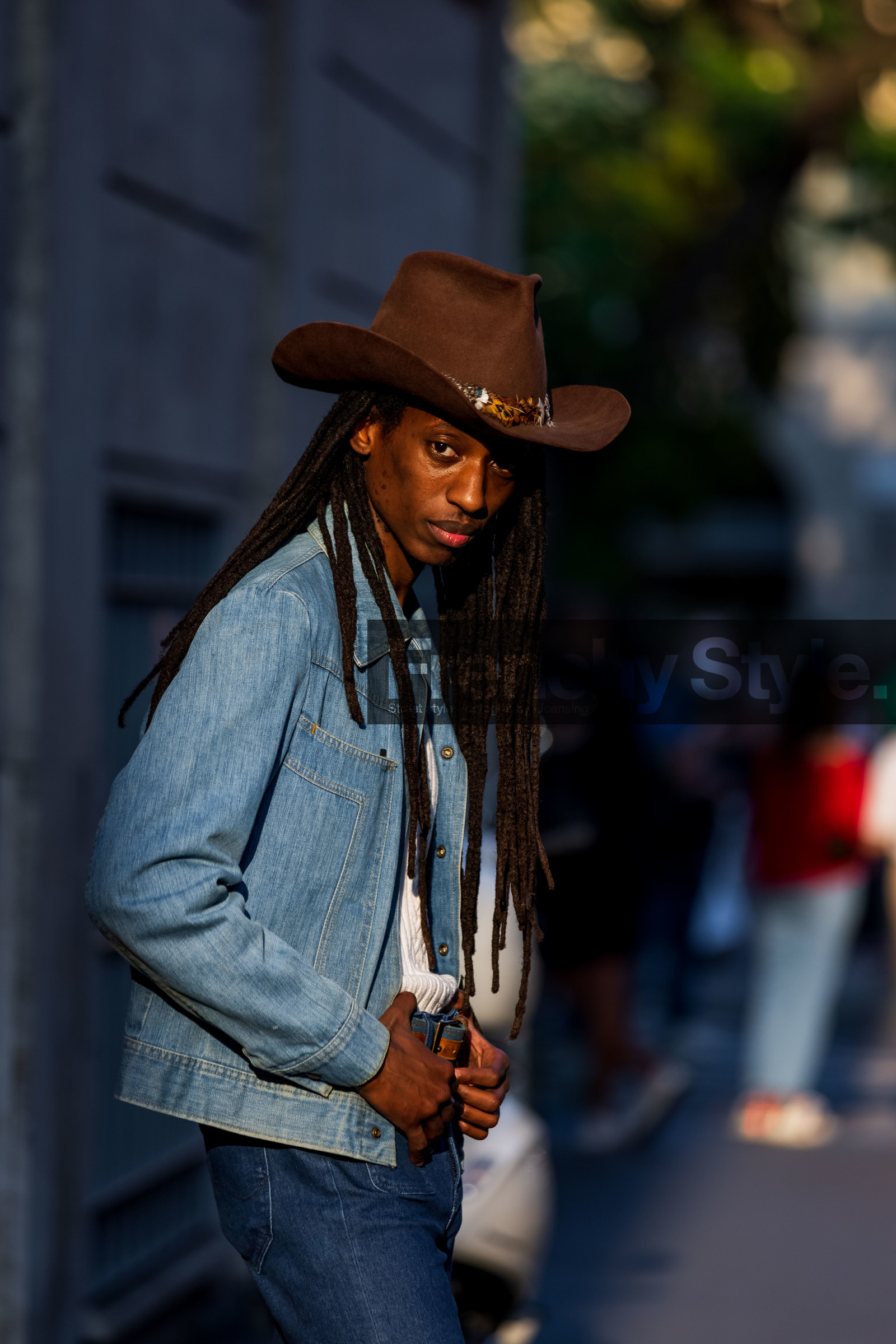 belt, cowboy, cowboy hat, denim, denim jacket, hat, jeans, menswear, blue jeans, brown hat, fashion week, frenchystyle, FW, jonathan paciullo, street style, MFW, MILAN, SPRING SUMMER 2022, SS 22, vertical, atmosphere details, detail