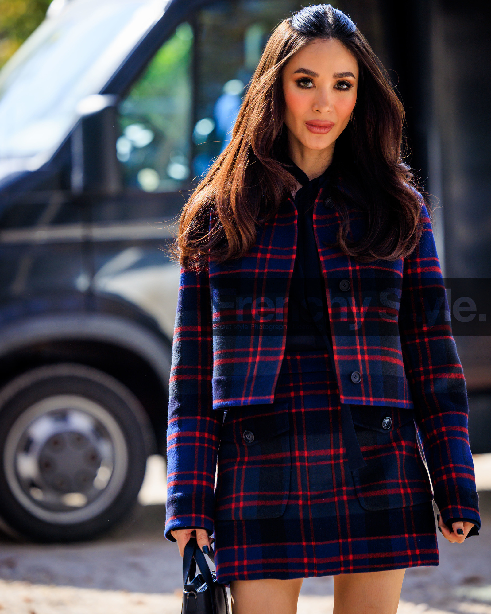 PARIS, PFW, fashion week, frenchystyle, FW, jonathan paciullo, street style, SPRING SUMMER 2024, SS 24, vertical, atmosphere details, detail