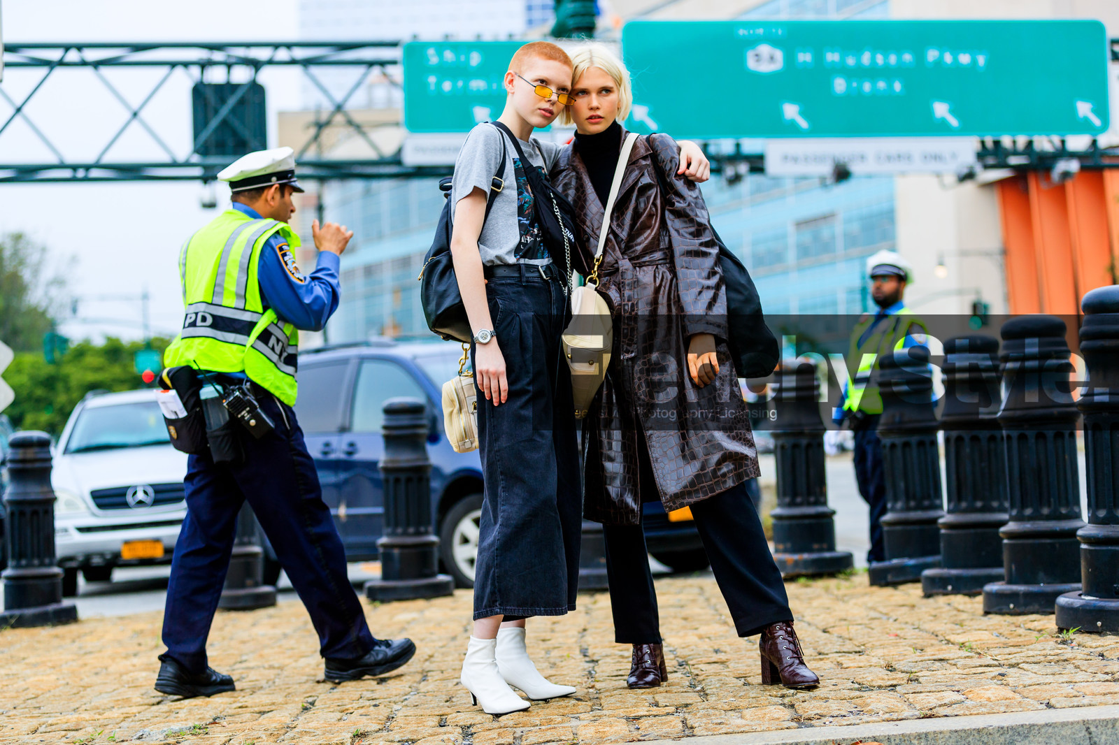 beige bag, black bag, black belt, black denim, black turtleneck, brown boots, brown coat, denim pants, fanny pack, grey t shirt, high heels, jeans, leather bag, leather belt, leather coat, leather shoes, model, printed t shirt, short hair, sunglasses, trousers, white boots, street style, jonathan paciullo, FW, frenchystyle, fashion week, NYFW, NEW YORK, SPRING SUMMER 2019, SS 19, atmosphere details, horizontal, full length