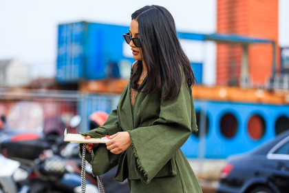 amina muaddi, atmosphere details, AUTUMN WINTER 2016-2017, AW 16-17, detail, FALL WINTER 2016-2017, fashion week, frenchystyle, FW, FW 16-17, green coat, horizontal, jonathan paciullo, kaki coat, leather bag, LFW, LONDON, long coat, MENSWEAR, red bag, street style, sunglasses