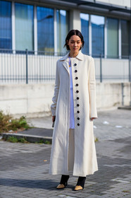 irene kim, kim jones, white trench coat, white jacket, long jacket, golden earrings, dangling earrings, black boots, beige leather boots, sharp end boots, high heels boots, acne studios shoes, socks boots, fashion week, frenchystyle, FW, jonathan paciullo, street style, MFW, MILAN, AUTUMN WINTER 2020-2021, FALL WINTER 2020-2021, FW 20-21, vertical, full length