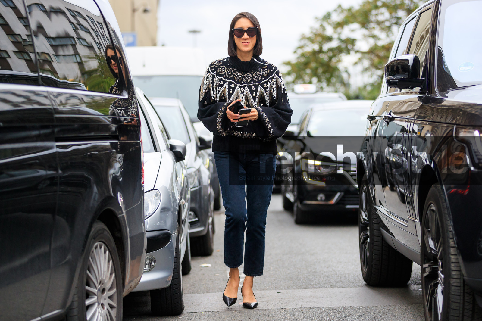 atmosphere details, black shoes, black sweater, blue denim, denim pants, embroidered sweater, fashion week, frenchystyle, full length, FW, glitter, graphic sweater, high heels, horizontal, jeans, jonathan paciullo, leather shoes, PARIS, pearls, PFW, printed sweater, sequined sweater, SPRING SUMMER 2018, SS 18, street style, sunglasses, trousers, eva chen